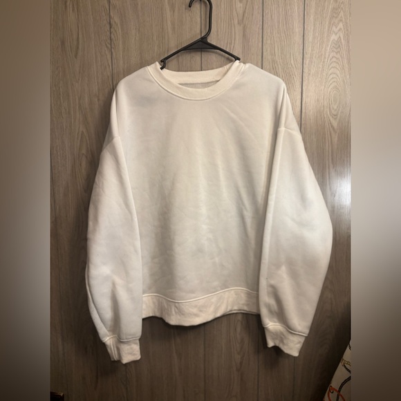 Tops - Classic White Sweatshirt
